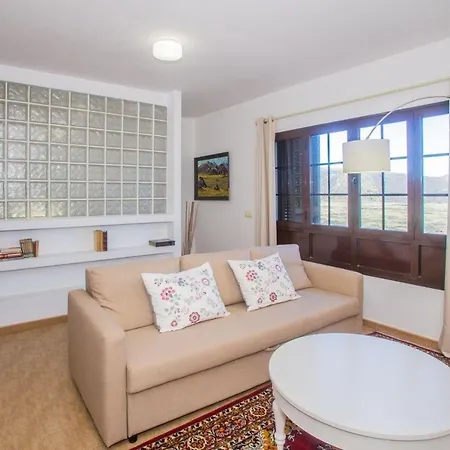 Ferienhaus Mit Wintergarten Auf Einer Finca Inmitten Einer Einzigartigen Kraterlandschaft Сasa de vacaciones