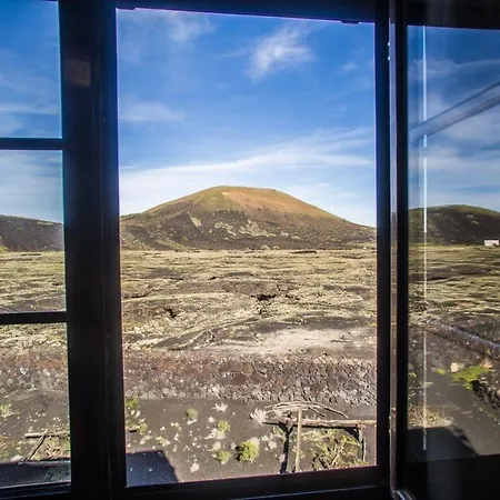 Сasa de vacaciones Ferienhaus Mit Wintergarten Auf Einer Finca Inmitten Einer Einzigartigen Kraterlandschaft *