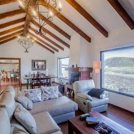 Сasa de vacaciones Ferienhaus Mit Wintergarten Auf Einer Finca Inmitten Einer Einzigartigen Kraterlandschaft *