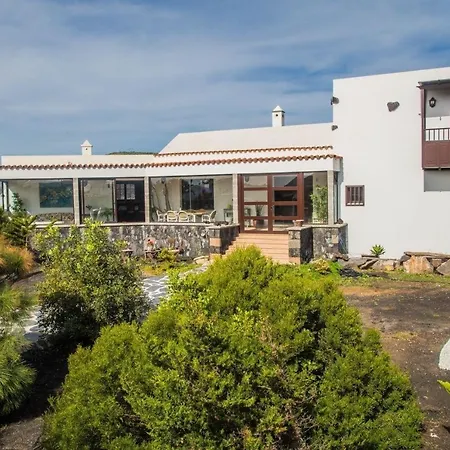 Dom wakacyjny Ferienhaus Mit Wintergarten Auf Einer Finca Inmitten Einer Einzigartigen Kraterlandschaft
