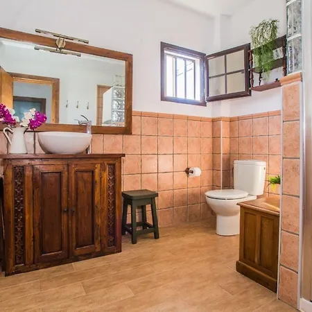 Ferienhaus Mit Wintergarten Auf Einer Finca Inmitten Einer Einzigartigen Kraterlandschaft Dom wakacyjny *