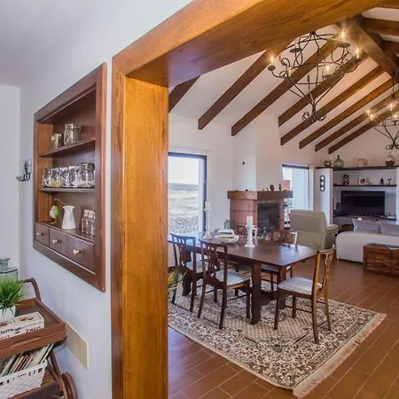 Ferienhaus Mit Wintergarten Auf Einer Finca Inmitten Einer Einzigartigen Kraterlandschaft Dom wakacyjny